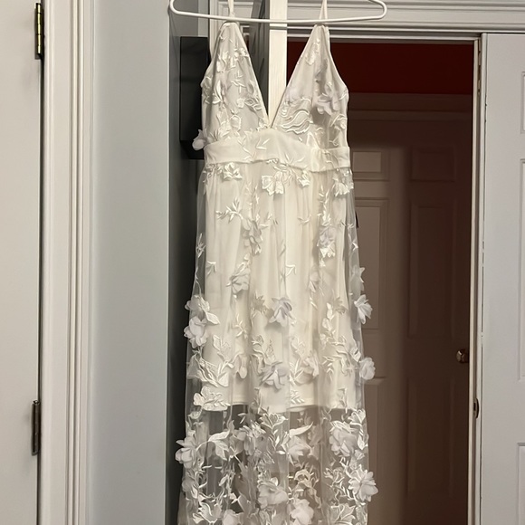 VENUS WHITE FLOWER DRESS size 4 - Picture 5 of 5